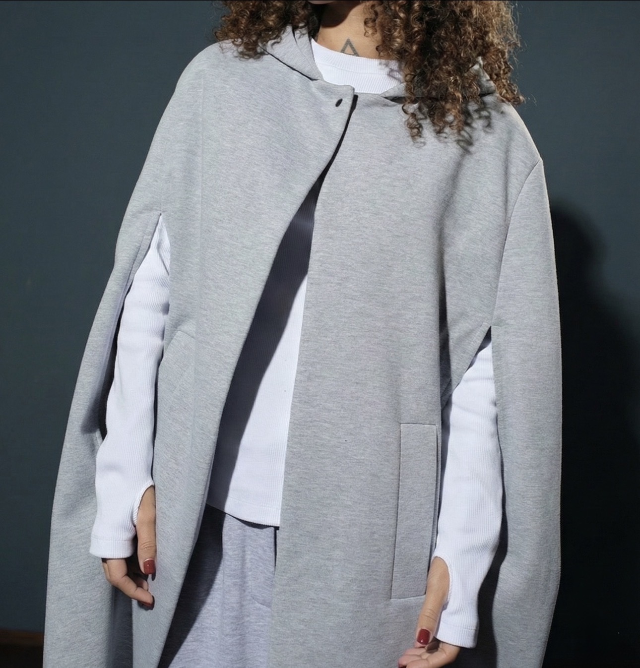 GREY OVERSIZED SLEEVELESS COAT