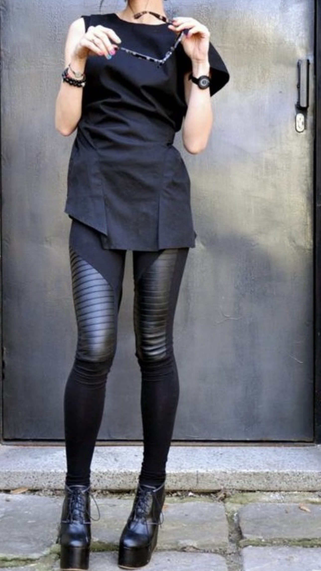 HIGH-WAISTED BLACK FAUX LEATHER LEGGINGS