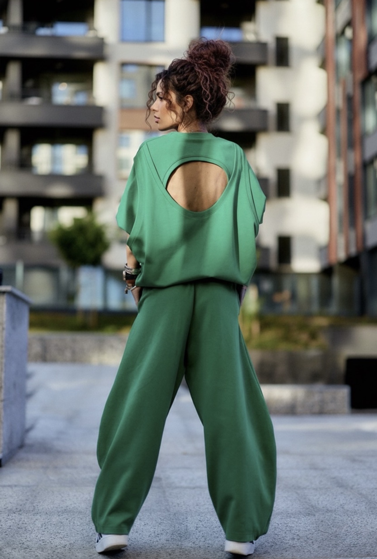 OVERSIZED SWEAT SET WITH OPEN BACK