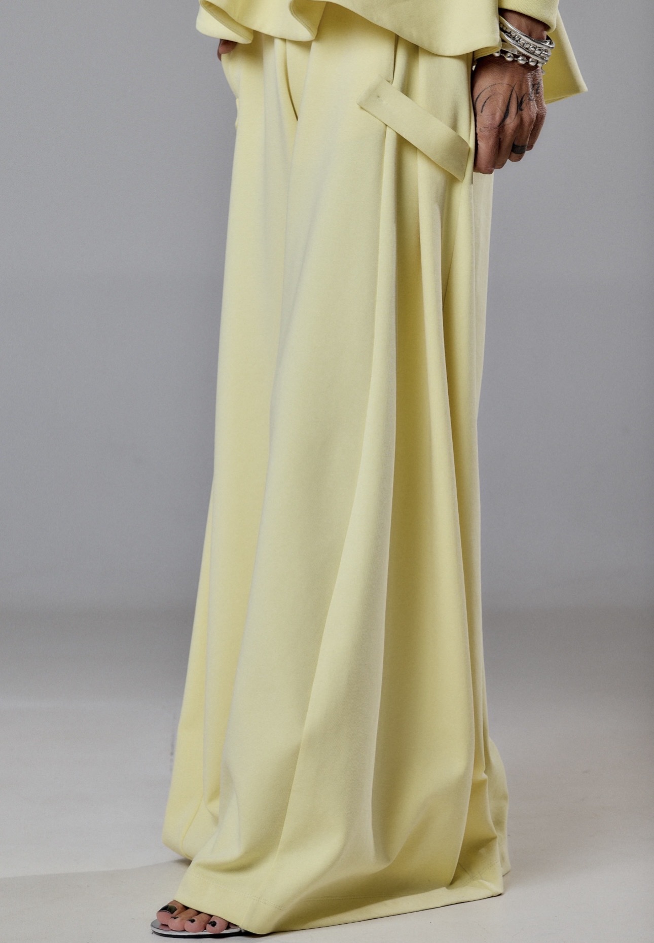 YELLOW TWO-PIECE SET